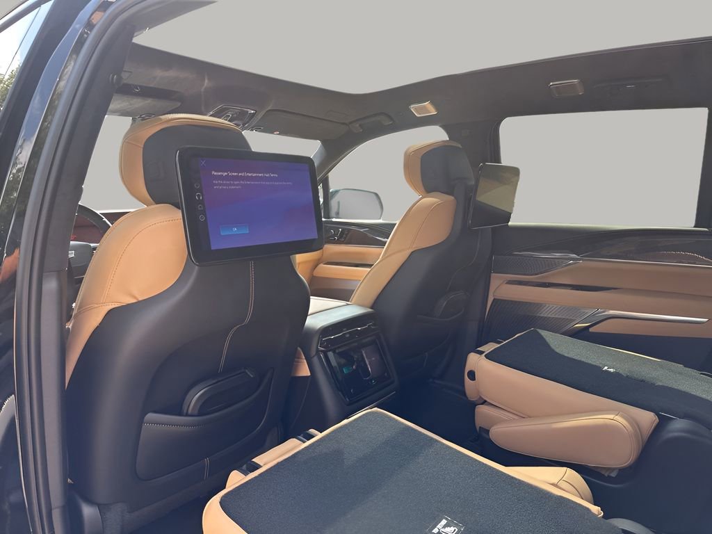 New 2026 Cadillac Escalade IQ Sport 2 w/ LPO, ONYX Package image 18