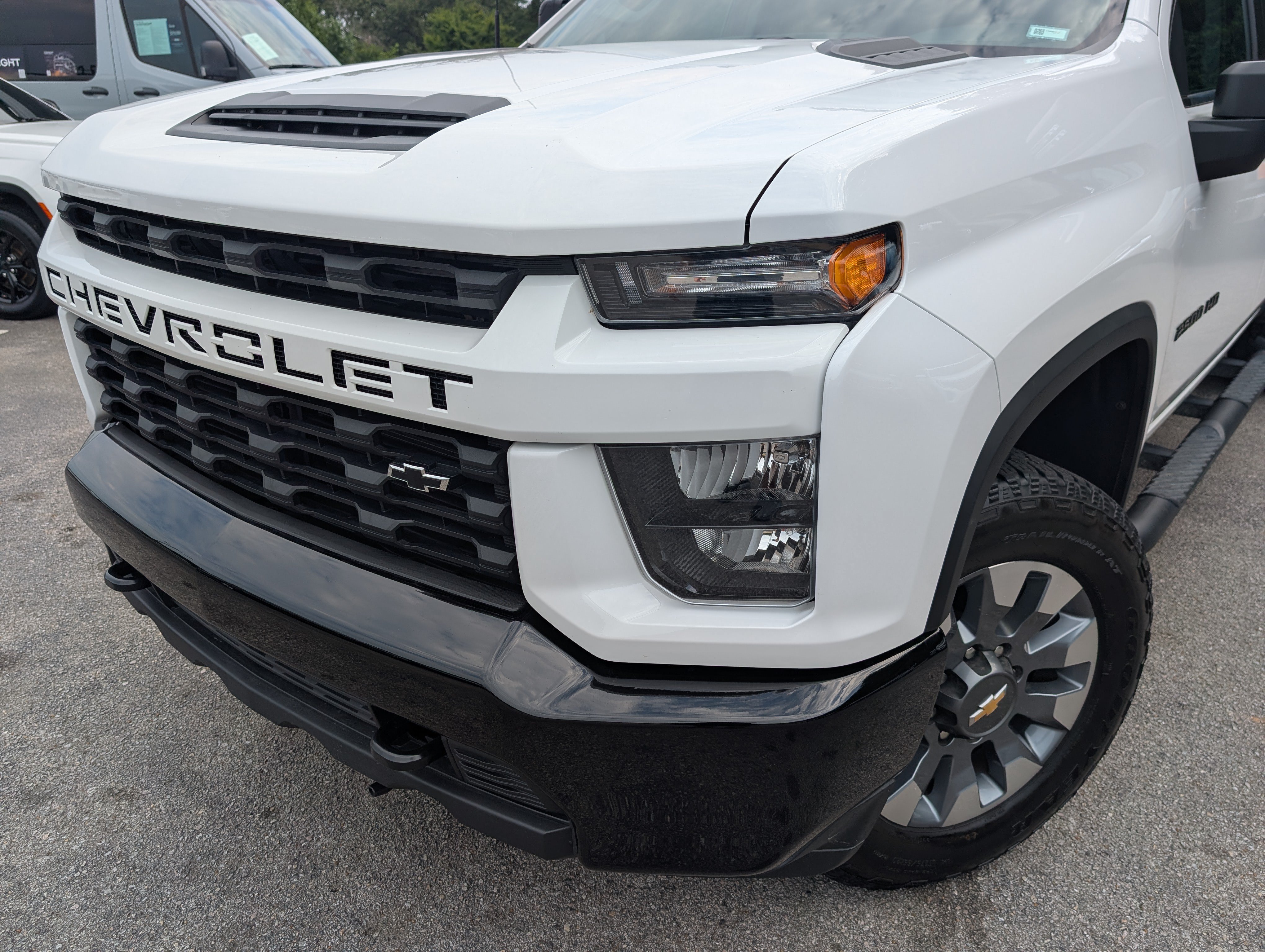 Used 2023 Chevrolet Silverado 2500 Custom w/ Custom Value Package AWD/4WD image 13