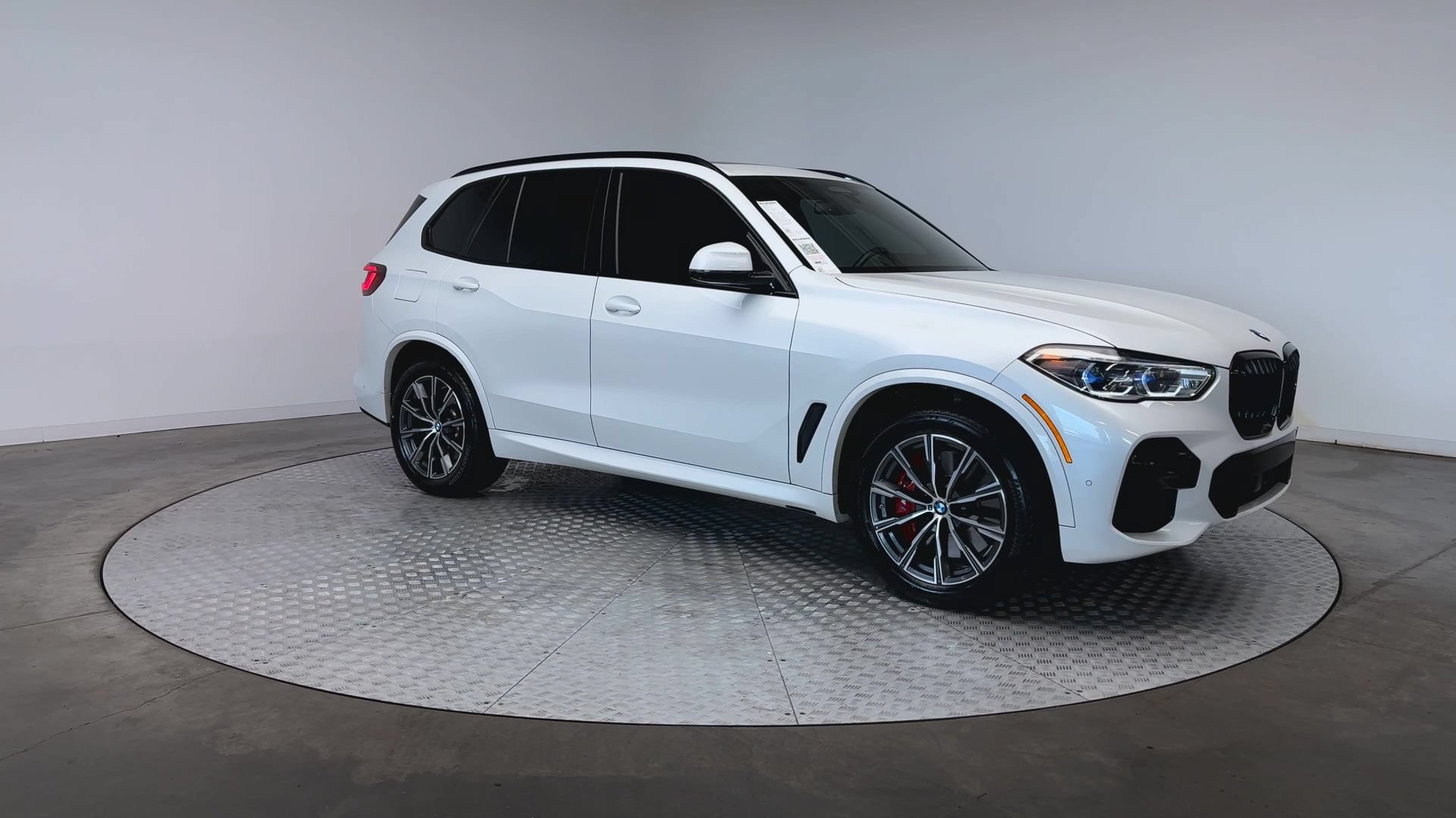 Used 2023 BMW X5 M50i w/ Executive Package AWD/4WD image 2