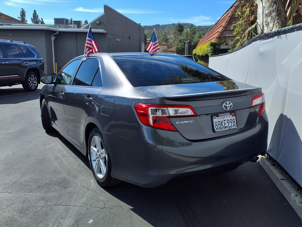 Used 2014 Toyota Camry SE image 4