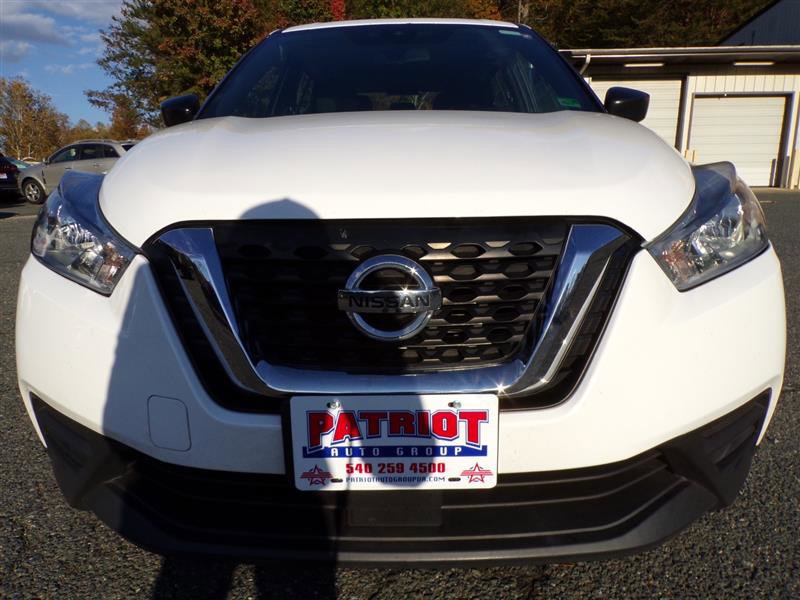 Used 2020 Nissan Kicks S image 2