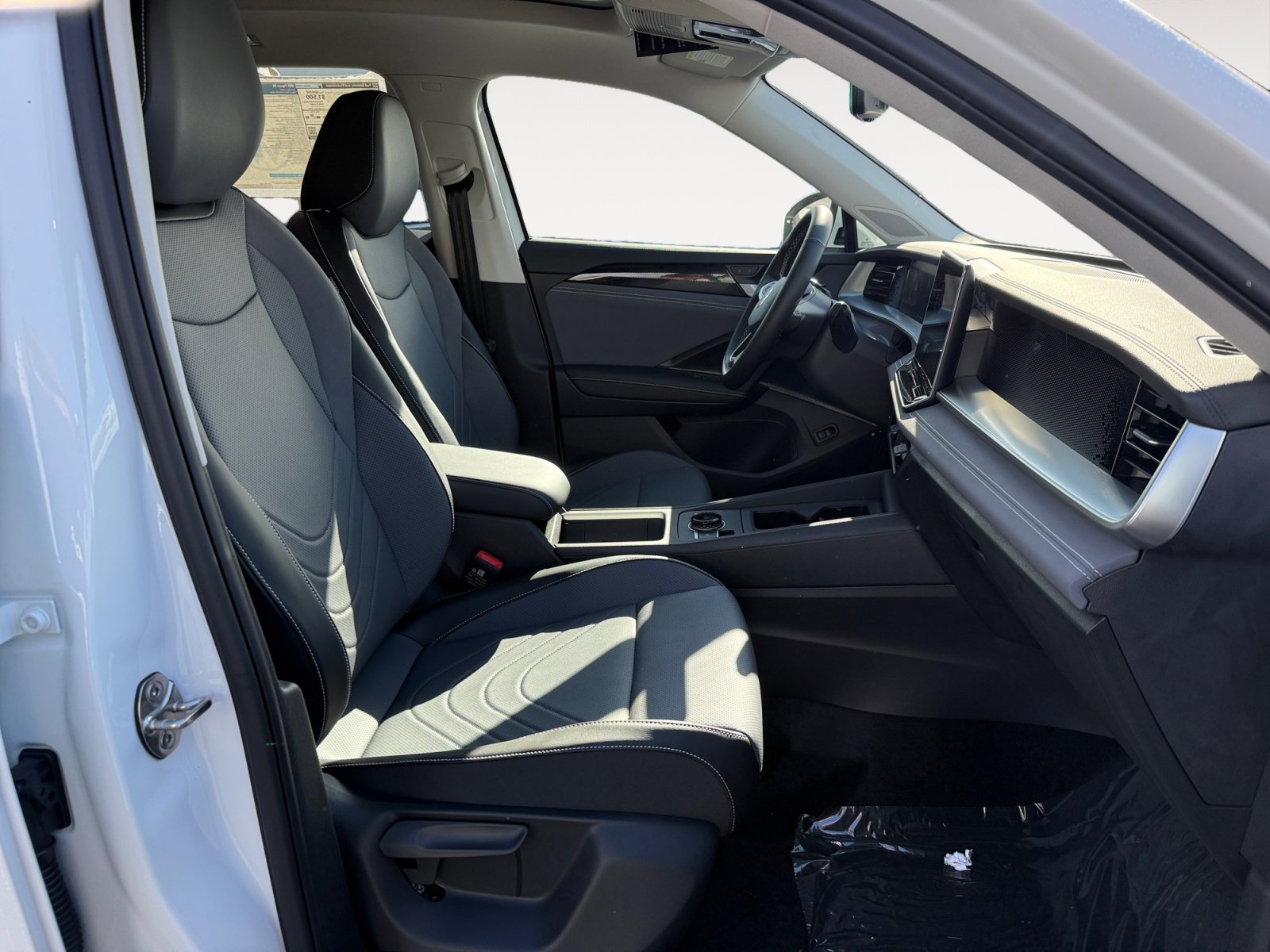 New 2026 Volkswagen Tiguan SE AWD/4WD image 19