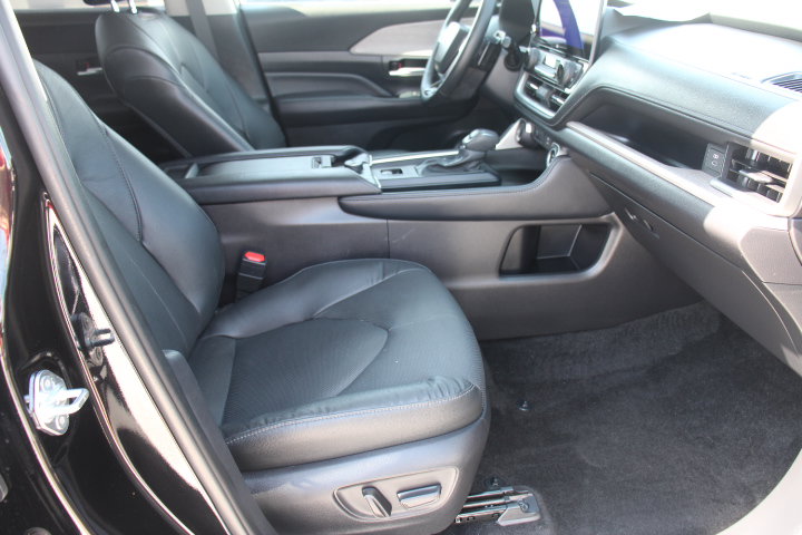 Certified 2025 Toyota Grand Highlander AWD image 24