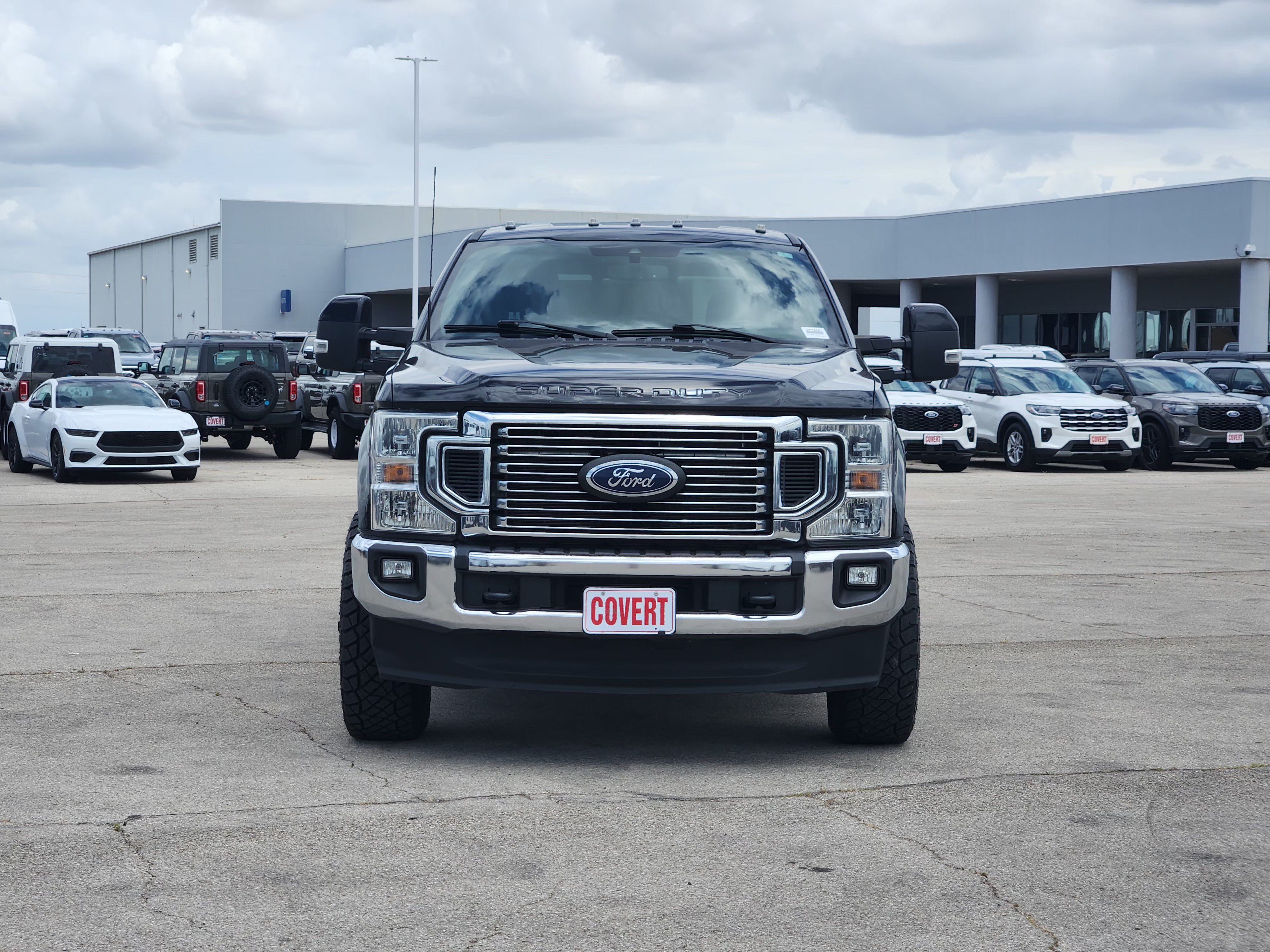 Used 2022 Ford F350 Lariat AWD/4WD image 2