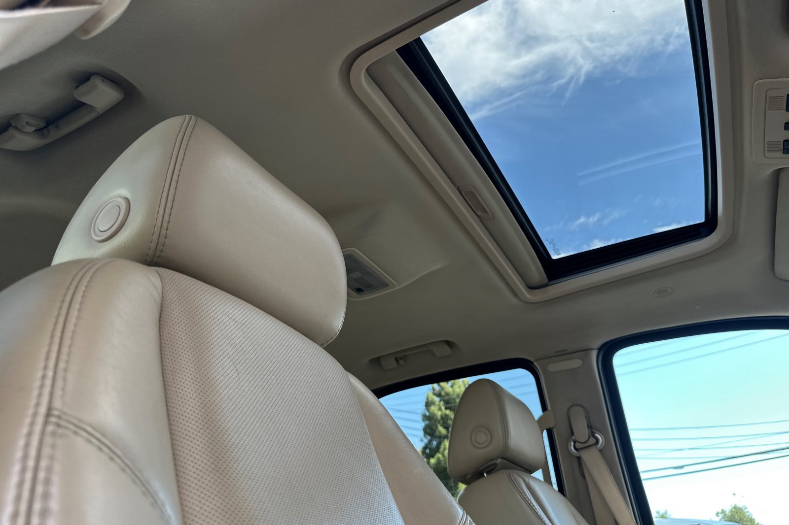 Used 2007 Cadillac Escalade AWD w/ Information Package image 20