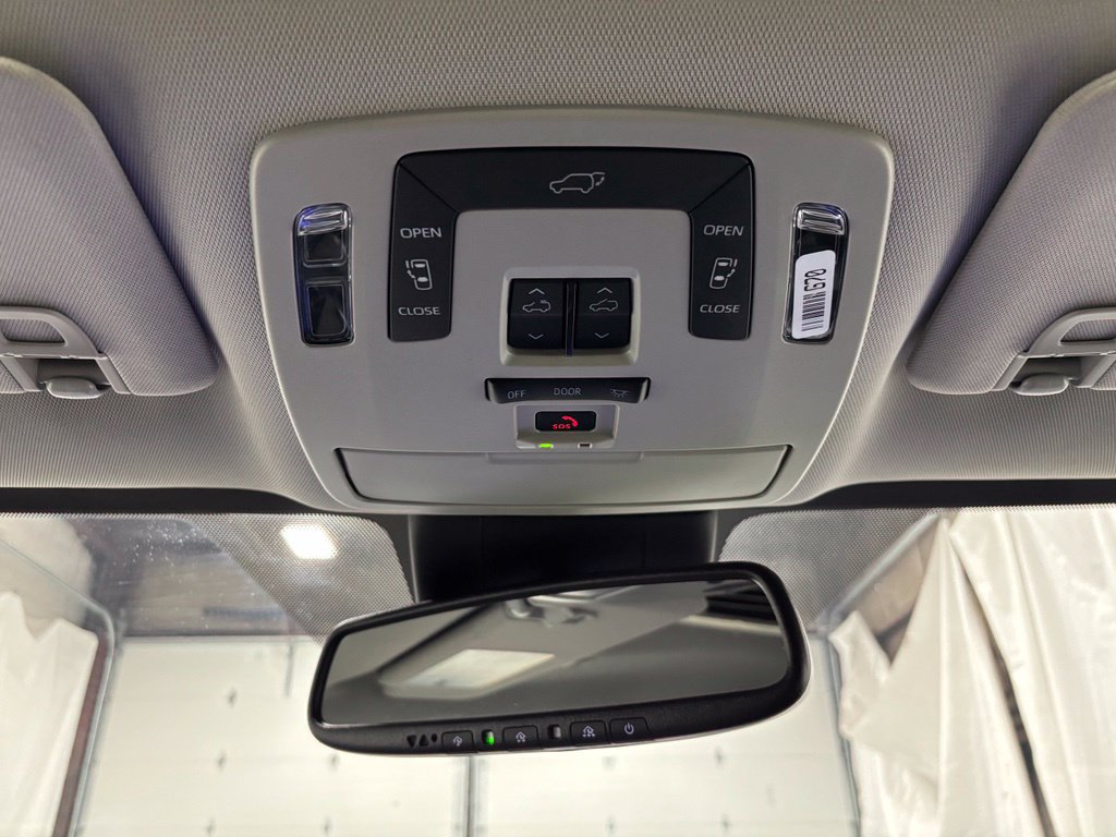 Used 2026 Toyota Sienna XLE AWD/4WD image 42