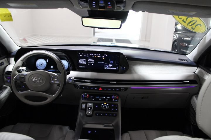 Used 2025 Hyundai Palisade Calligraphy AWD/4WD image 2