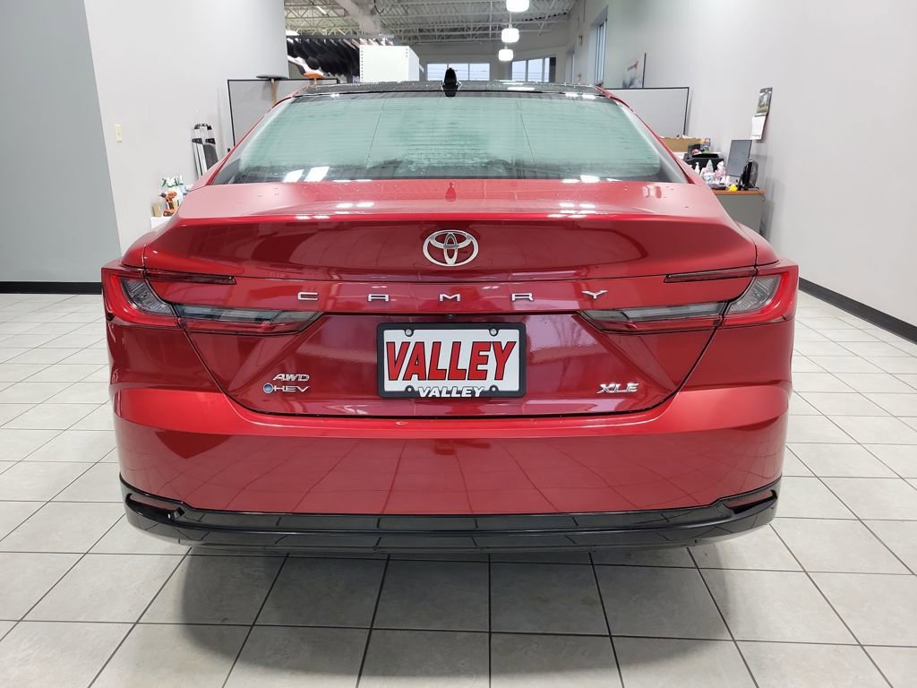 Used 2025 Toyota Camry XLE image 5
