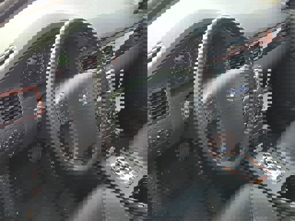 Used 2008 Volvo XC70 3.2 image 2