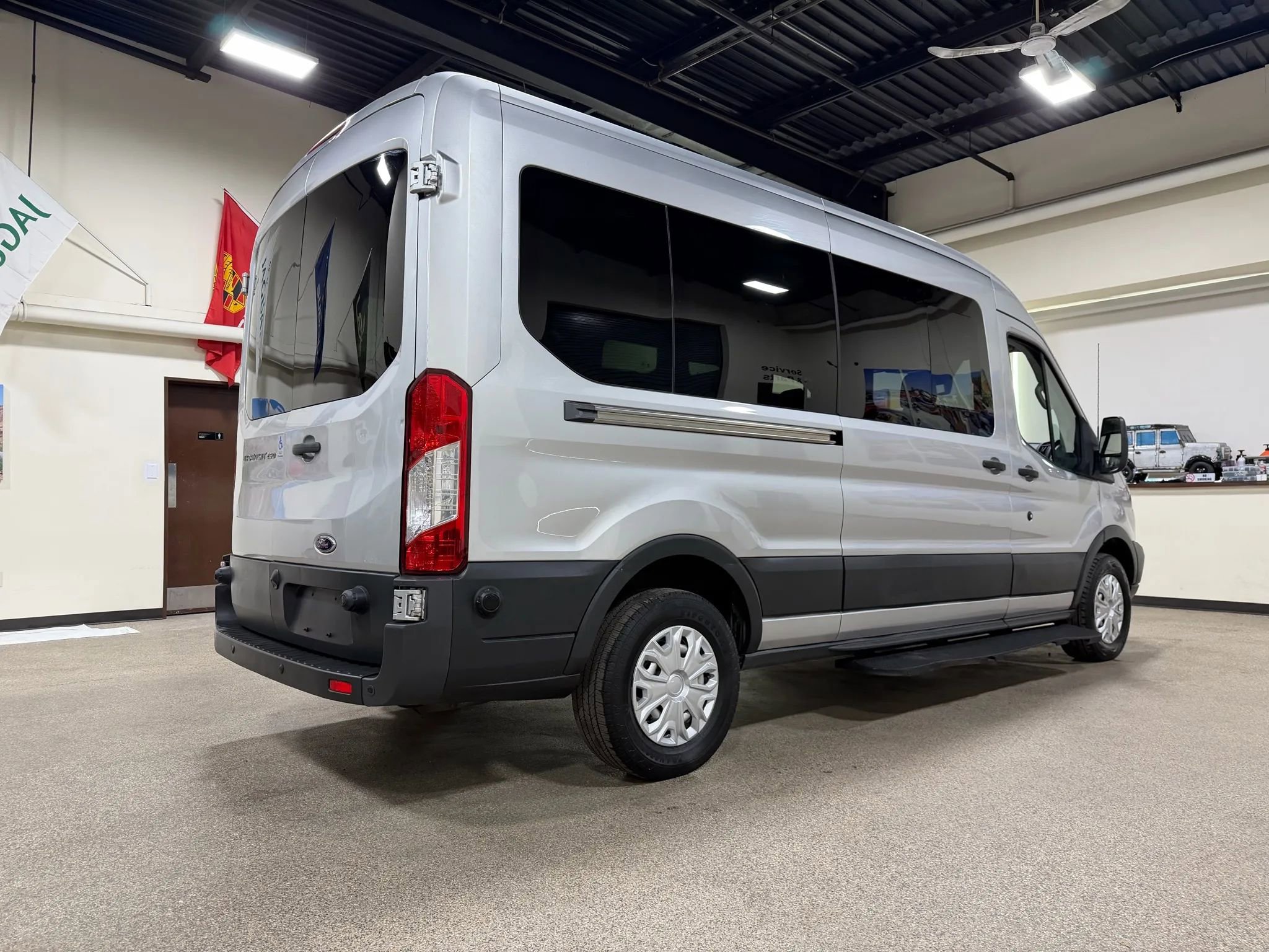 Used 2015 Ford Transit 250 148 Medium Roof RWD image 6