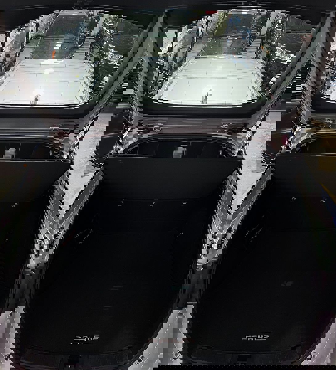 Used 2018 Toyota Prius Three image 10
