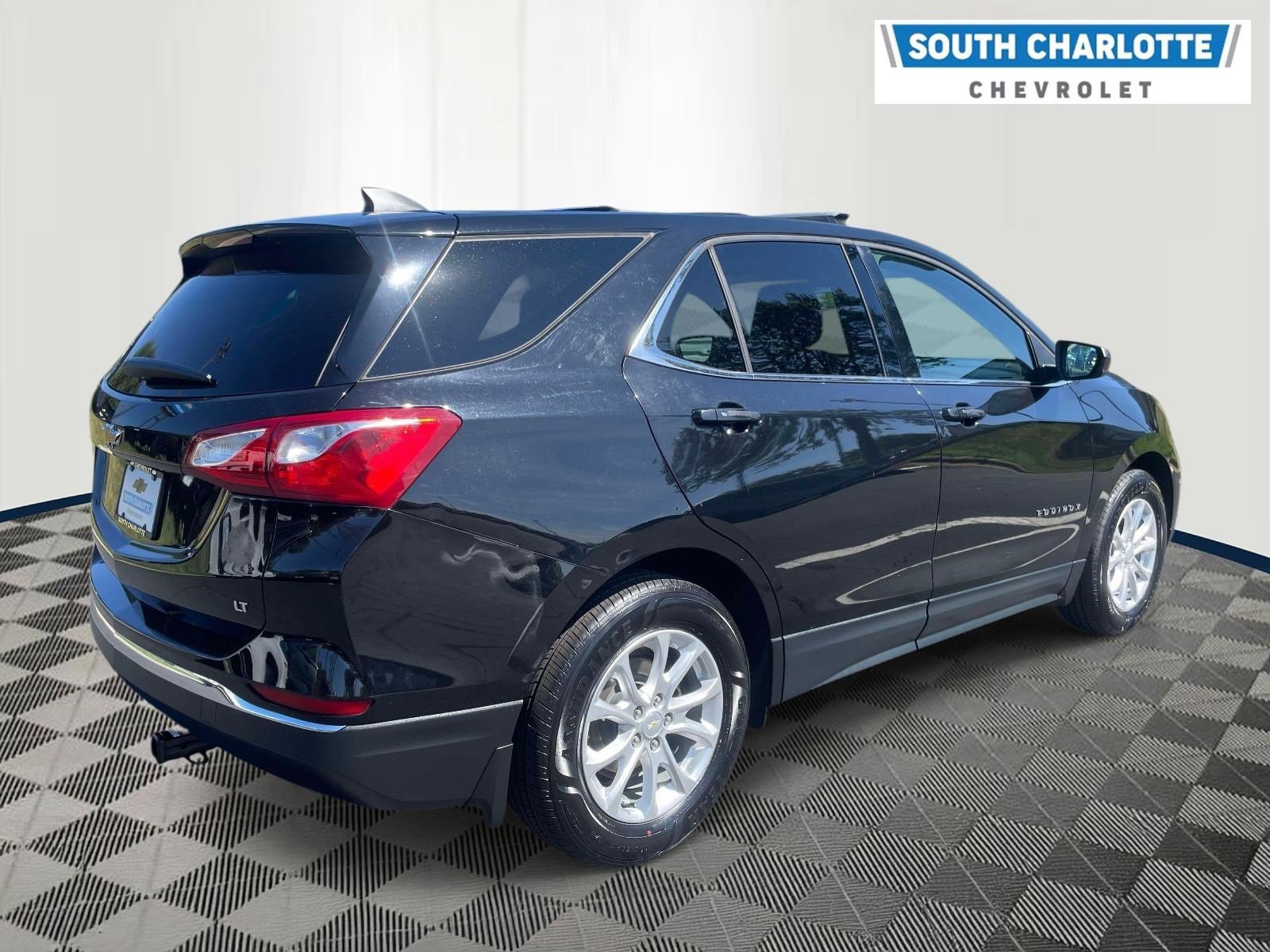 Used 2019 Chevrolet Equinox LT FWD image 4