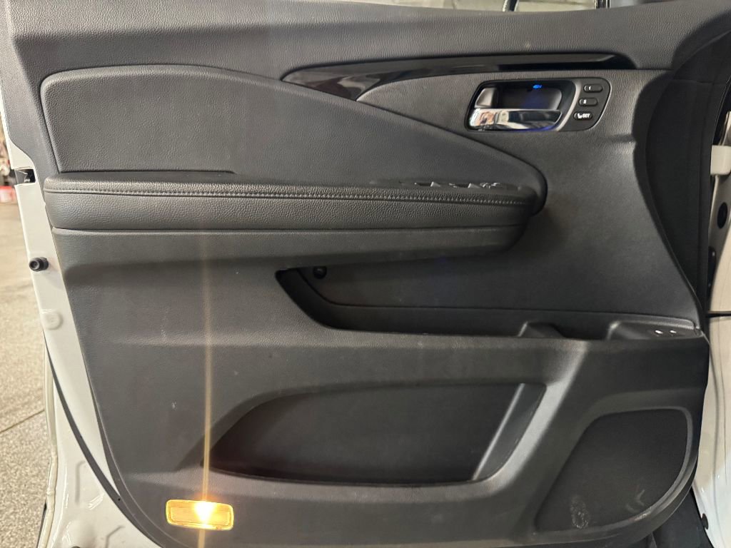 Used 2022 Honda Pilot Touring image 15