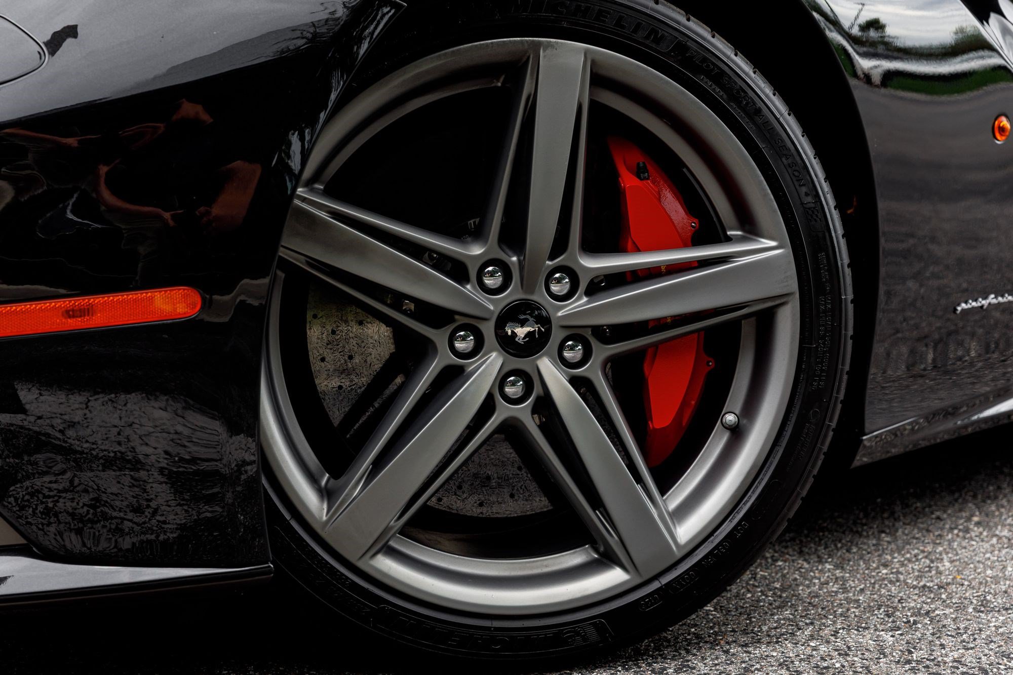 Used 2014 Ferrari F12 Berlinetta RWD image 11