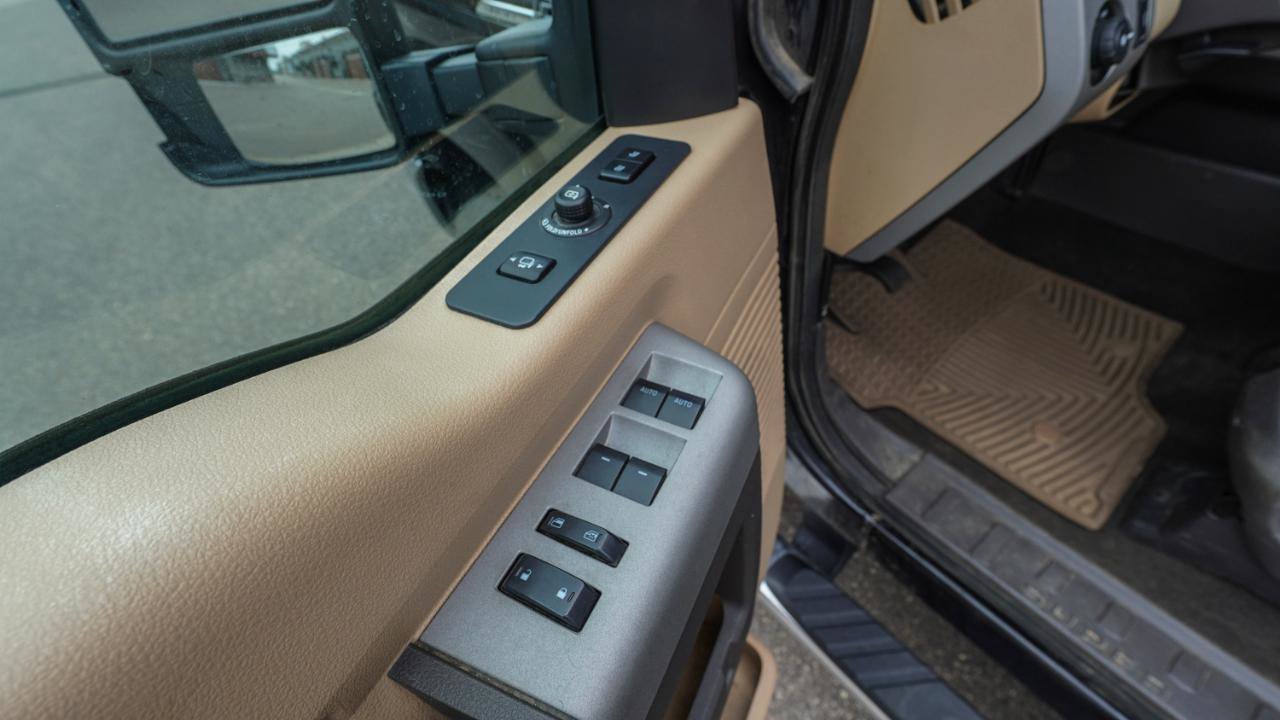 Used 2015 Ford F350 Lariat w/ Lariat Ultimate Package AWD/4WD image 19