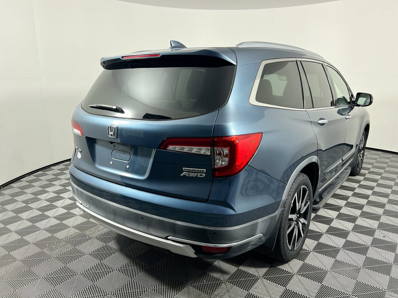 Used 2019 Honda Pilot Touring image 3