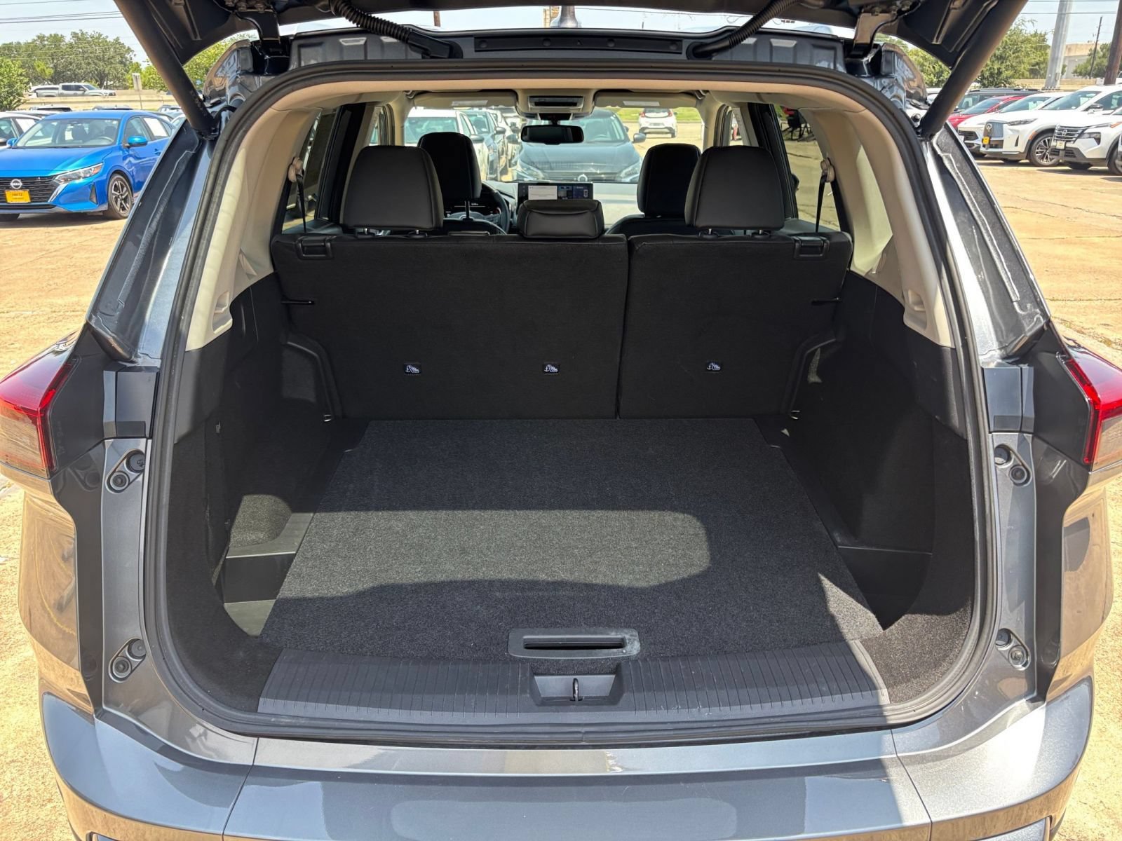 Used 2026 Nissan Rogue SL FWD image 34