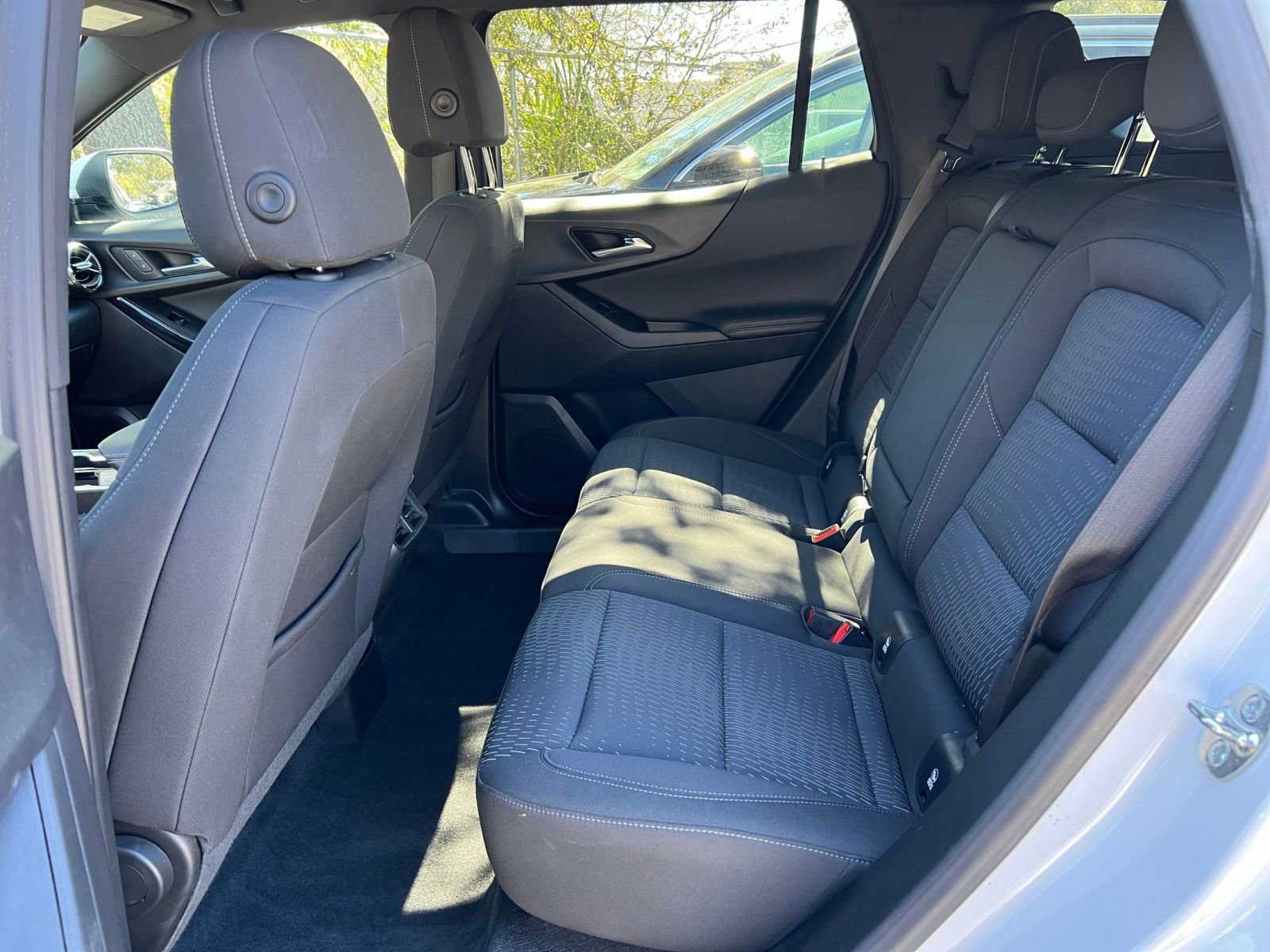 Used 2025 Chevrolet Equinox LT AWD/4WD image 36