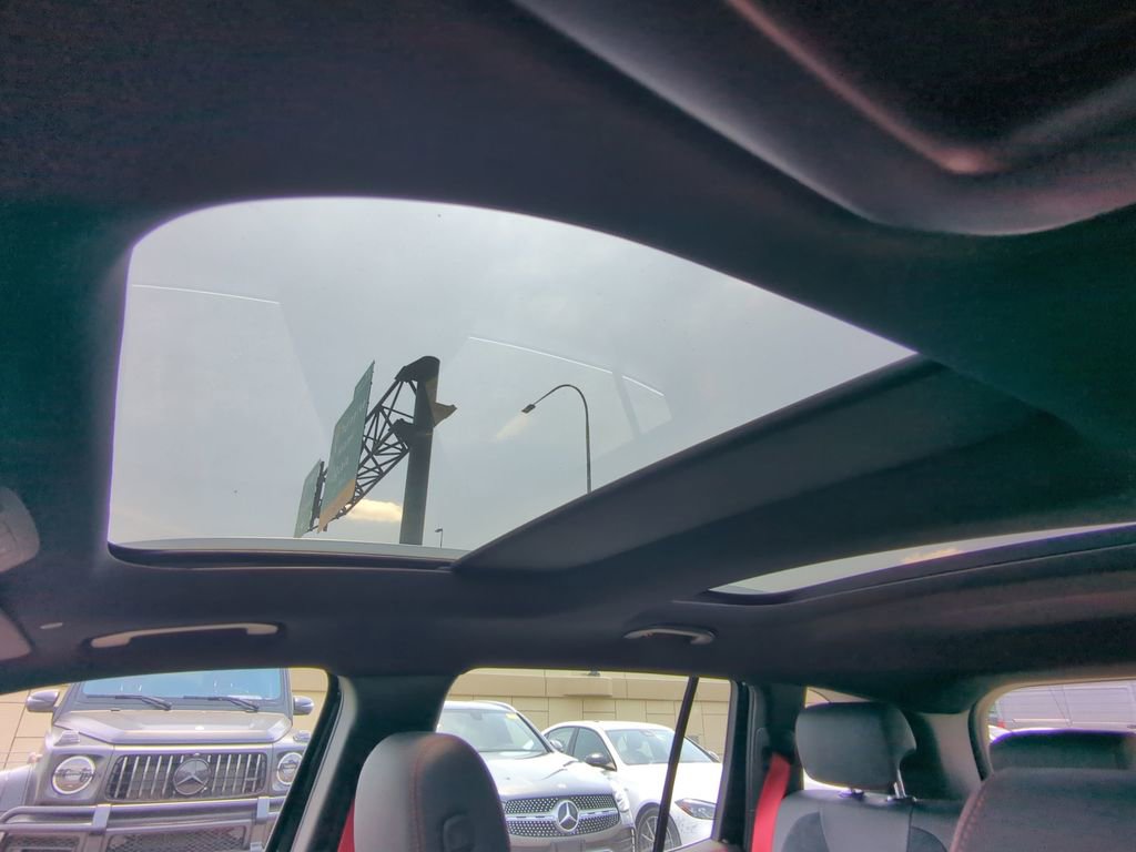 New 2024 Mercedes-Benz GLB 35 AMG 4MATIC image 17