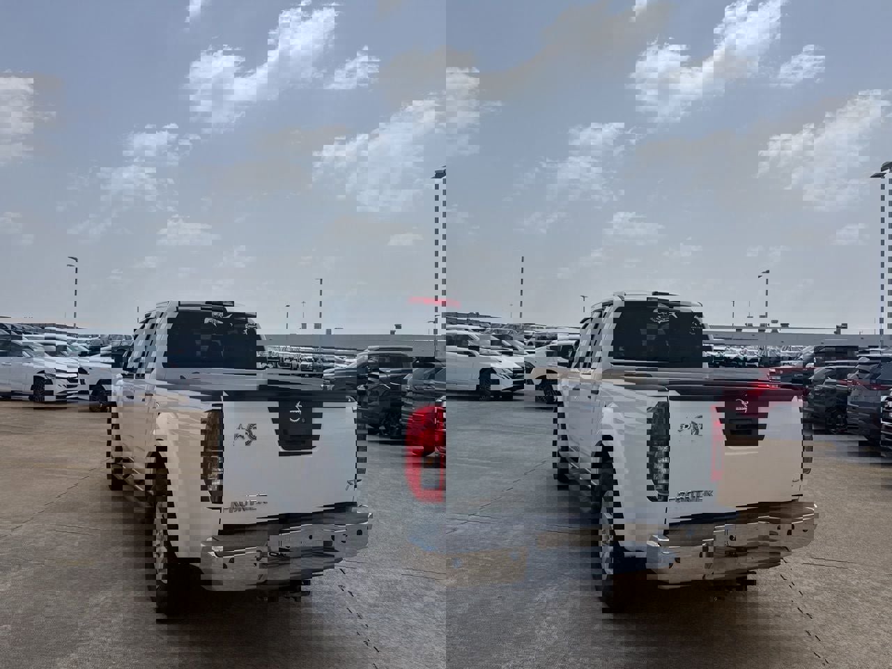 Used 2013 Nissan Frontier SV w/ SV Value Truck Pkg RWD image 16