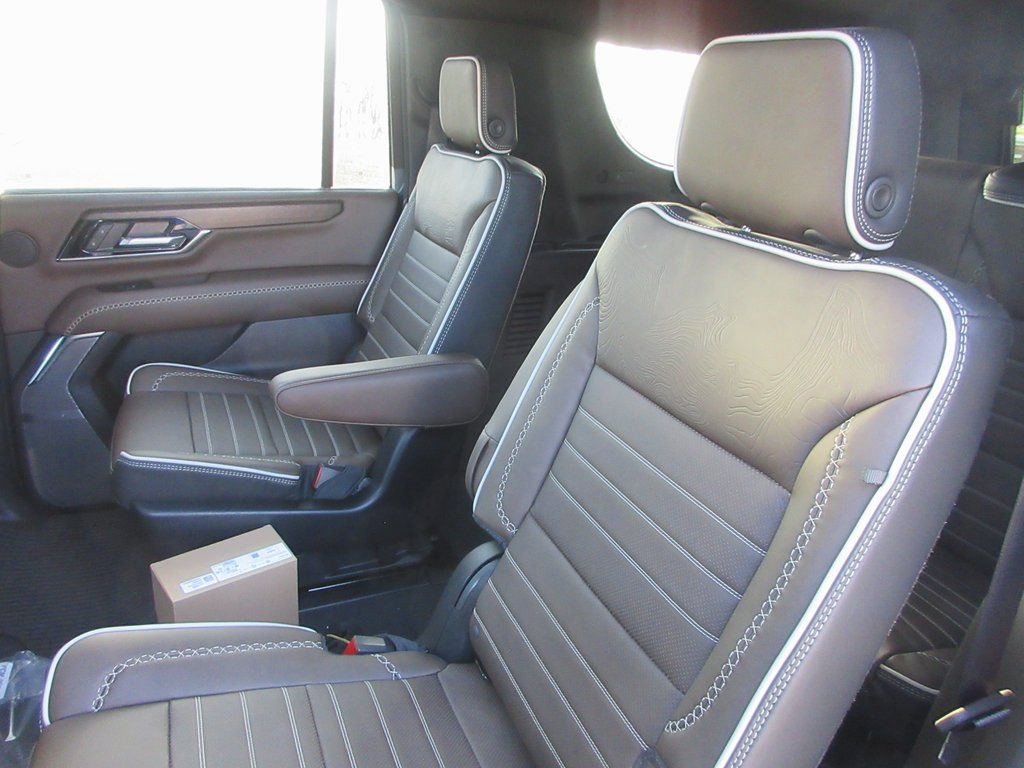New 2026 GMC Yukon XL Denali Ultimate image 13