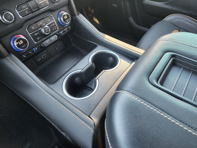 Used 2024 GMC Yukon AT4 w/ Technology Package AWD/4WD image 18
