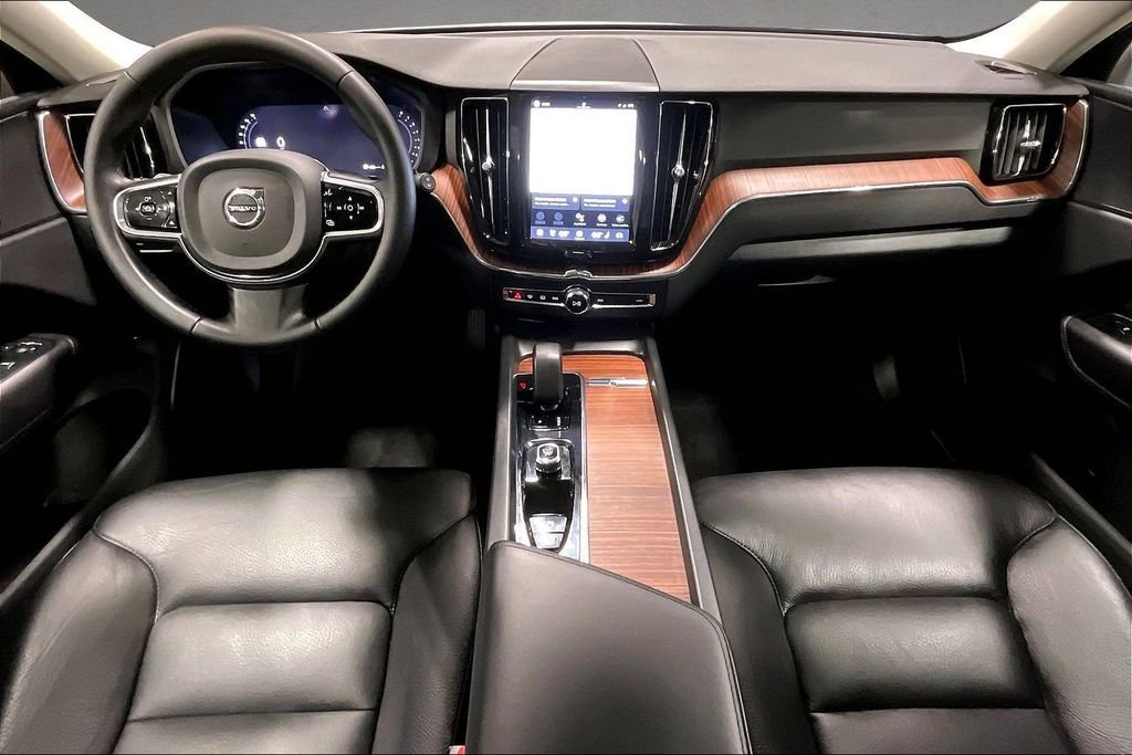 Certified 2023 Volvo XC60 B5 Plus w/ Climate Package AWD/4WD image 7