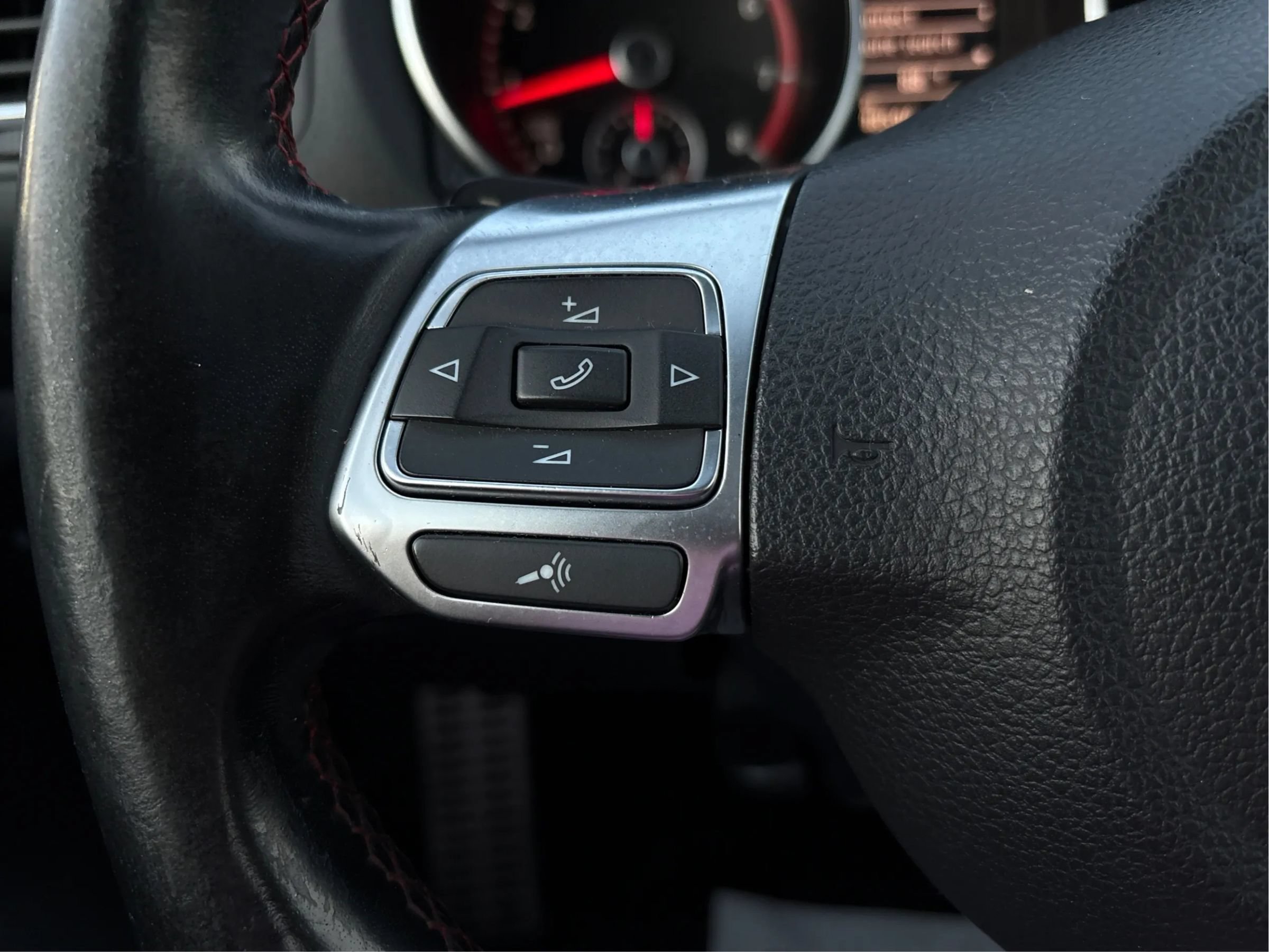 Used 2012 Volkswagen GTI 2-Door FWD image 23
