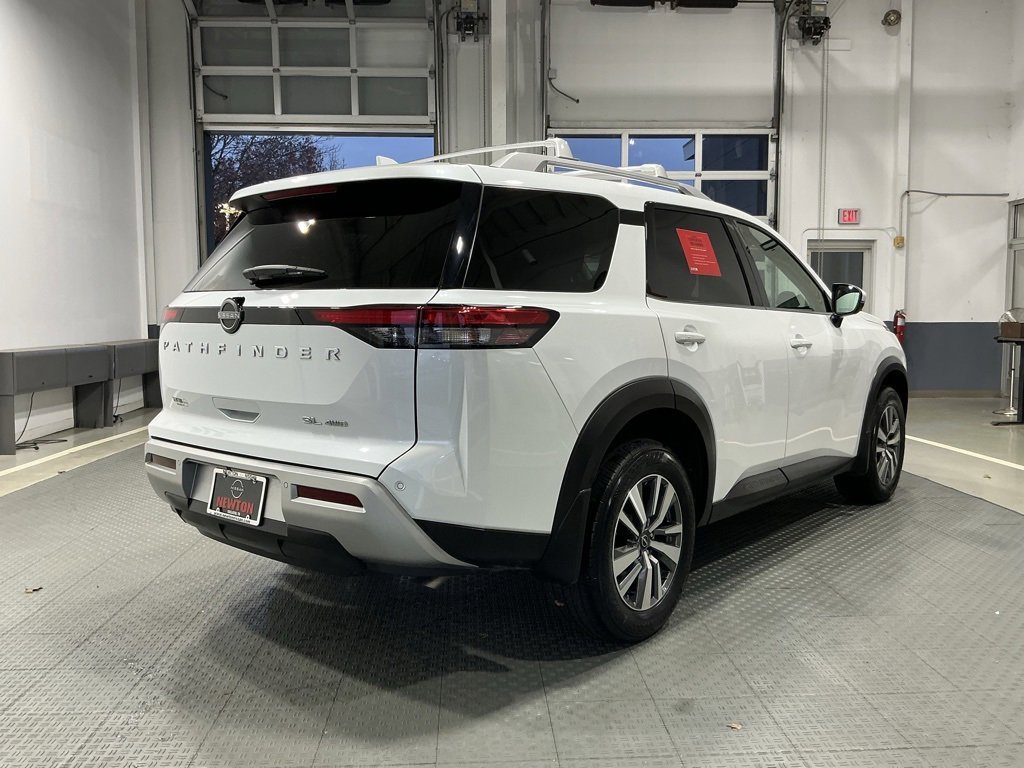 Used 2025 Nissan Pathfinder SL image 37