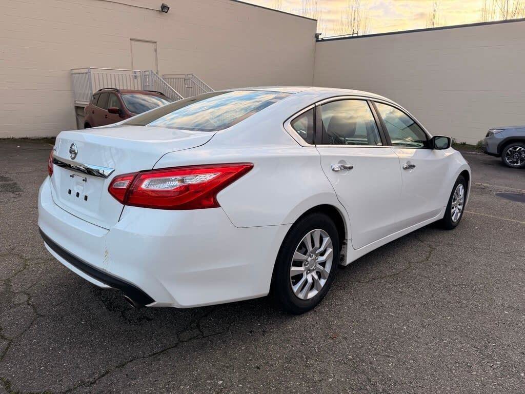 Used 2016 Nissan Altima 2.5 S w/ Power Driver Seat Package image 7