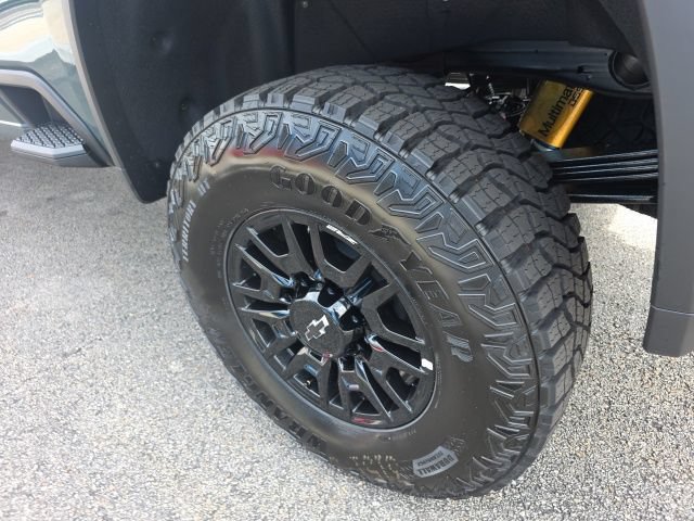 New 2026 Chevrolet Silverado 2500 ZR2 AWD/4WD image 11