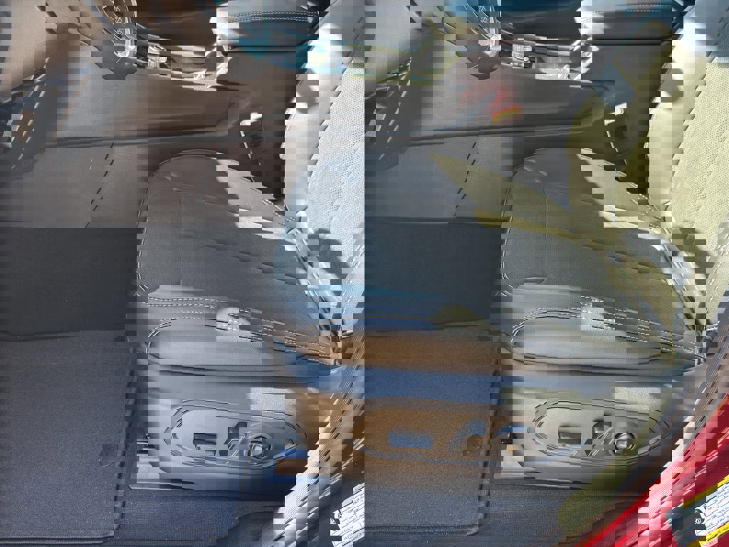 New 2025 Jeep Grand Cherokee Altitude image 12