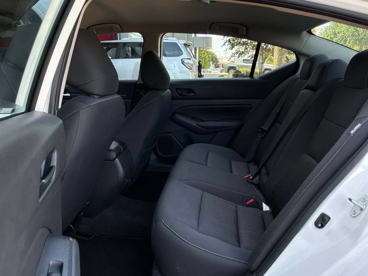 Used 2025 Nissan Altima 2.5 SV FWD image 12