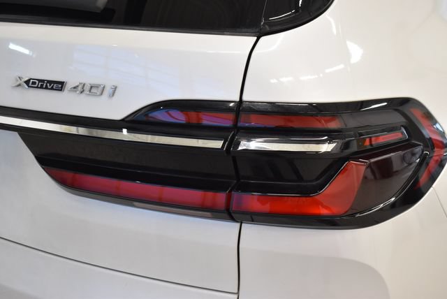 Used 2024 BMW X7 xDrive40i AWD/4WD image 12