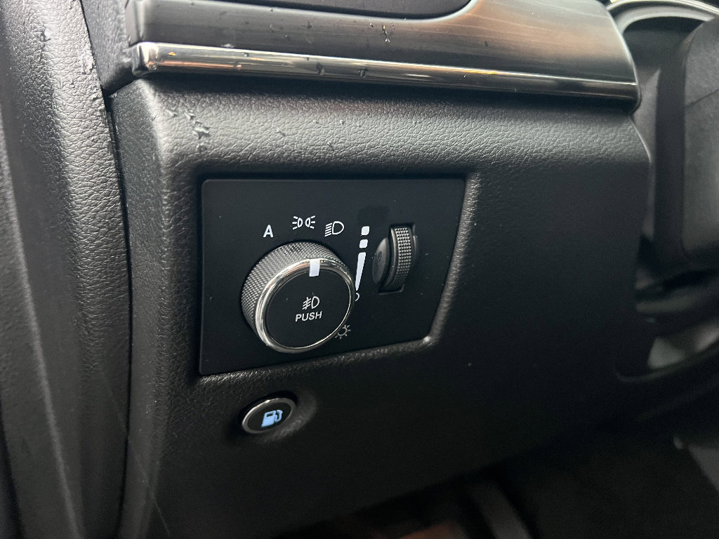 Used 2021 Jeep Grand Cherokee Limited X image 18