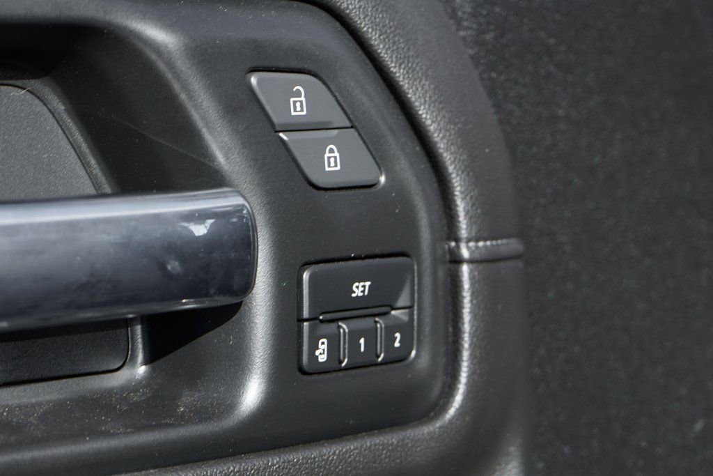 Used 2023 Chevrolet Silverado 3500 High Country w/ Safety Package II AWD/4WD image 15