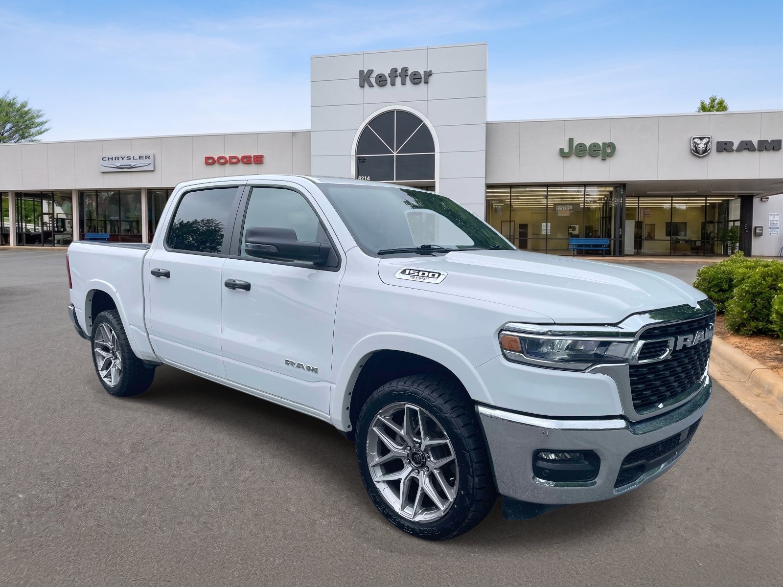 Used 2025 RAM 1500 Big Horn AWD/4WD image 2