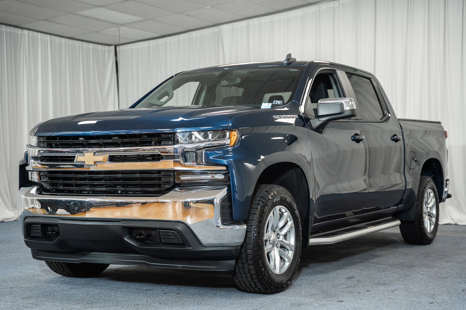 Used 2020 Chevrolet Silverado 1500 LT w/ All-Star Edition AWD/4WD image 3