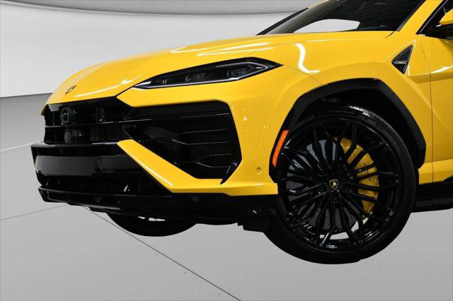 Used 2025 Lamborghini Urus SE AWD/4WD image 13