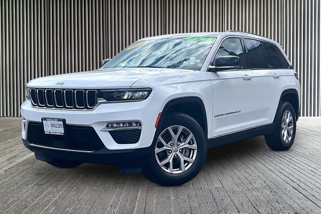 Used 2022 Jeep Grand Cherokee Limited image 2