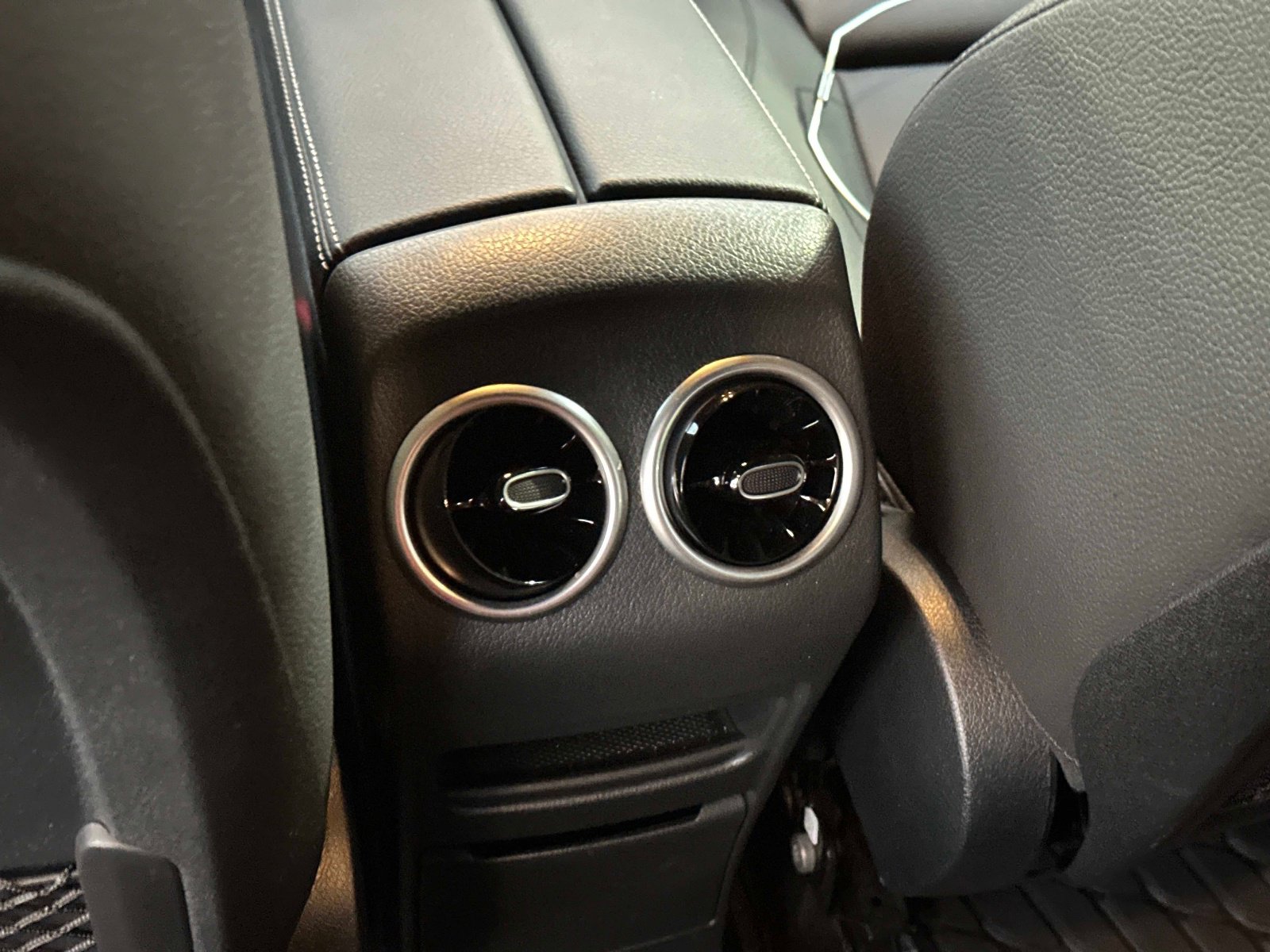 Certified 2025 Mercedes-Benz GLB 250 image 15