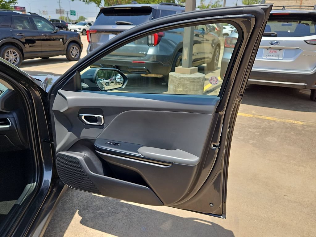 Used 2025 Kia K4 FWD image 33