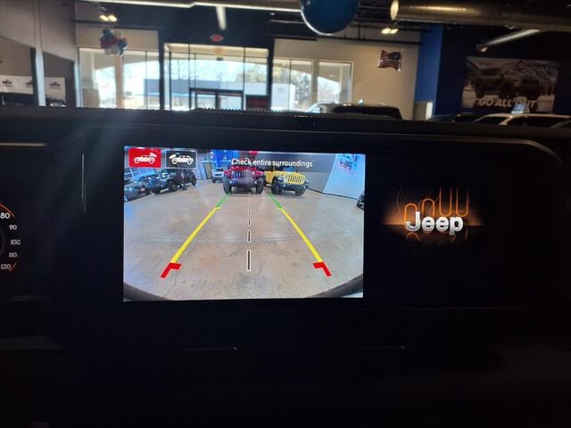 Used 2025 Jeep Wrangler Sahara image 22