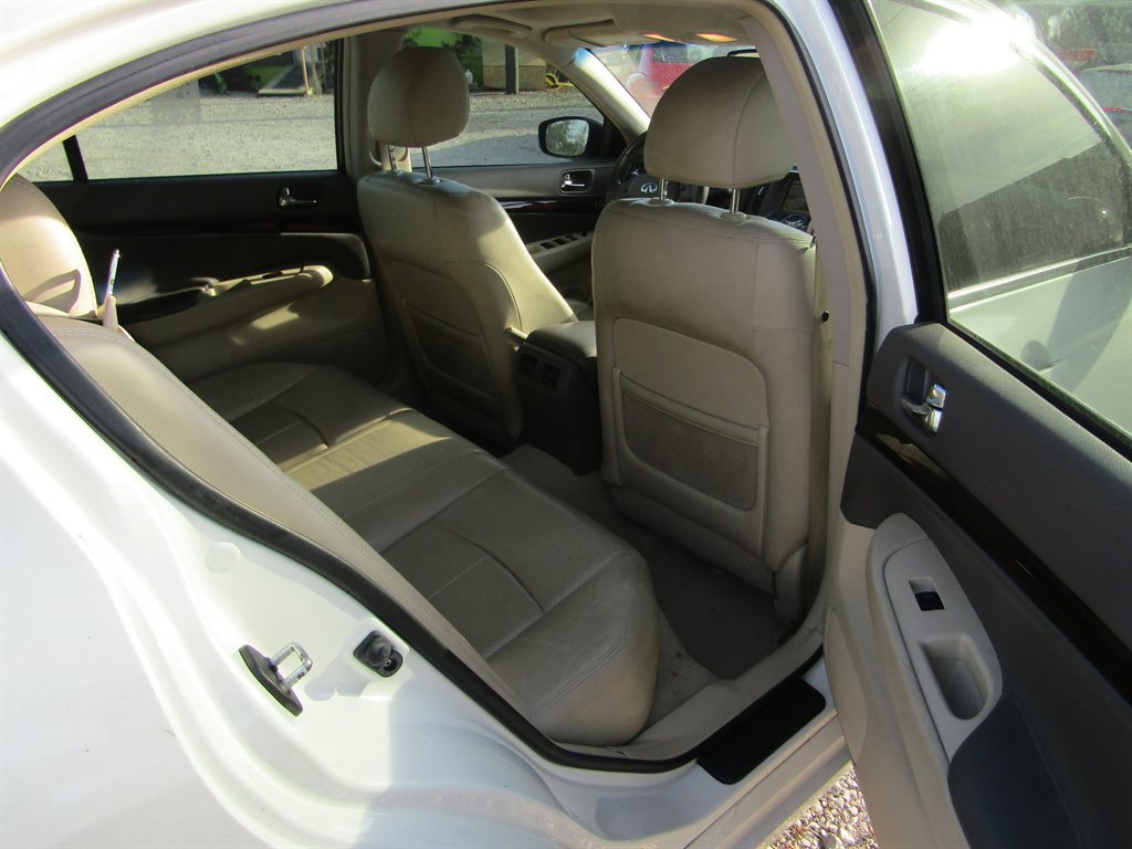 Used 2011 INFINITI G37 Journey w/ Premium Pkg RWD image 7
