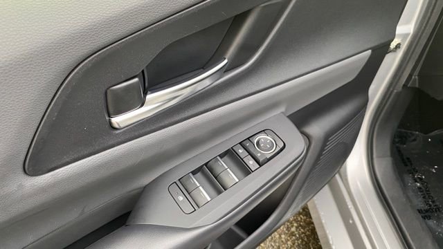 Used 2023 Toyota Prius XLE image 13