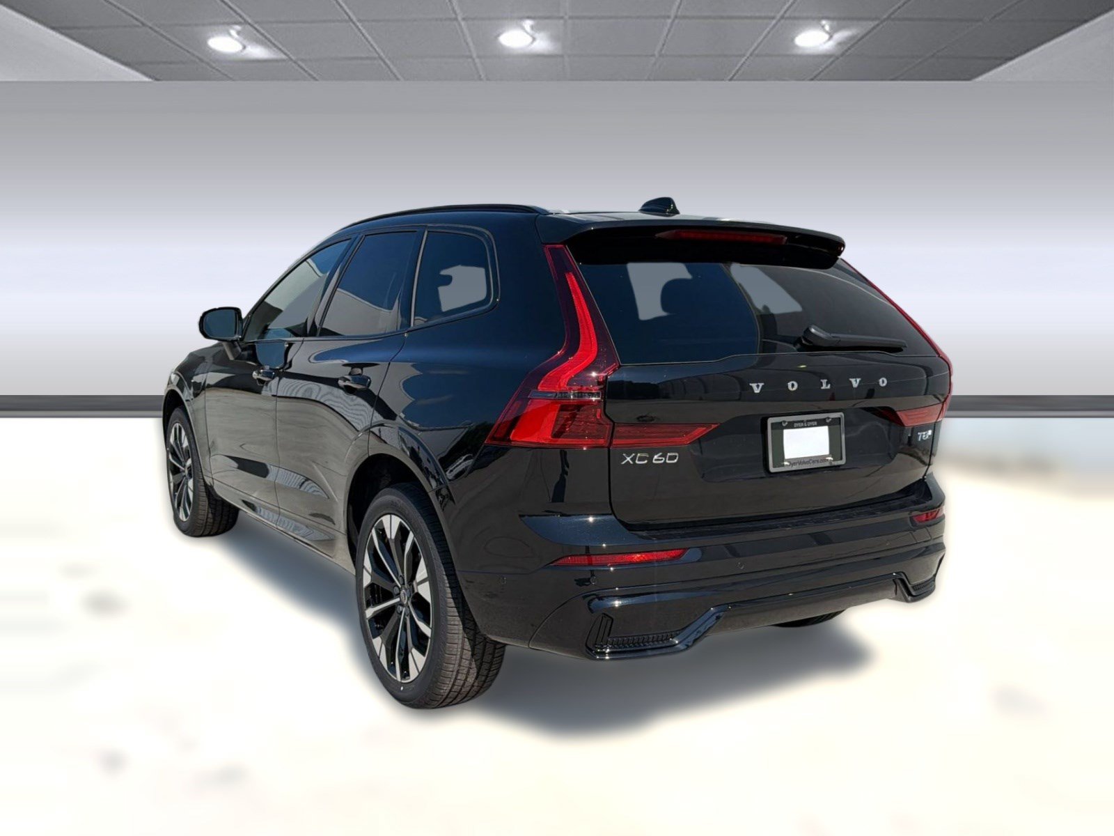 New 2026 Volvo XC60 T8 Plus w/ Climate Package AWD/4WD image 3