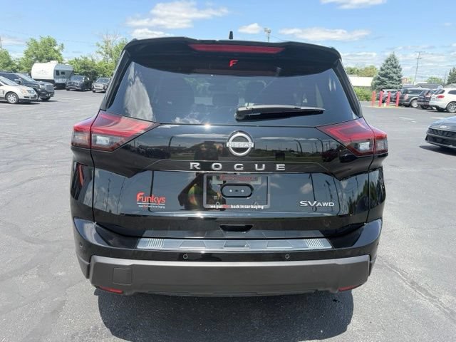 Used 2024 Nissan Rogue SV AWD/4WD image 6
