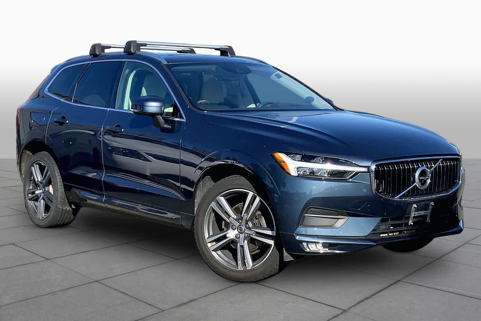 Used 2021 Volvo XC60 T5 Momentum w/ Premium Package AWD/4WD image 3