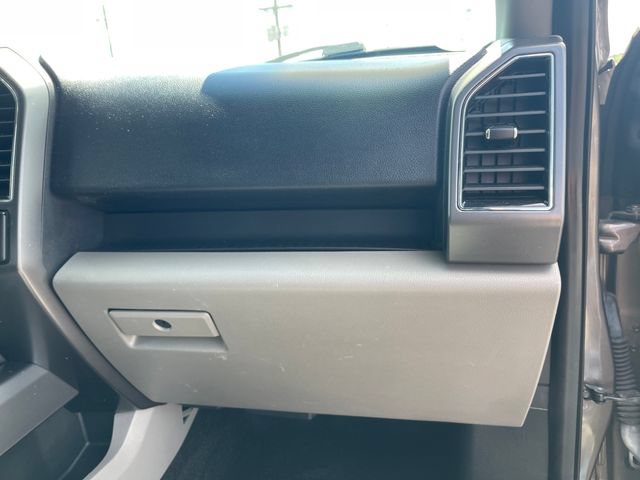Used 2018 Ford F150 XLT w/ Equipment Group 302A Luxury AWD/4WD image 36