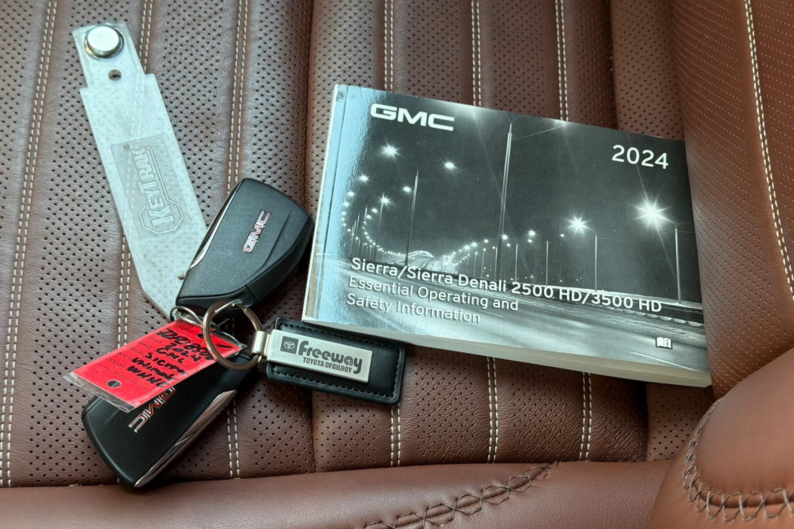 Used 2024 GMC Sierra 2500 Denali Ultimate w/ Max Trailering Package AWD/4WD image 11